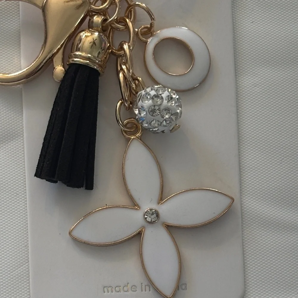 Fashion Jewelry Gold and Black Floral Keychain/Bag Charm